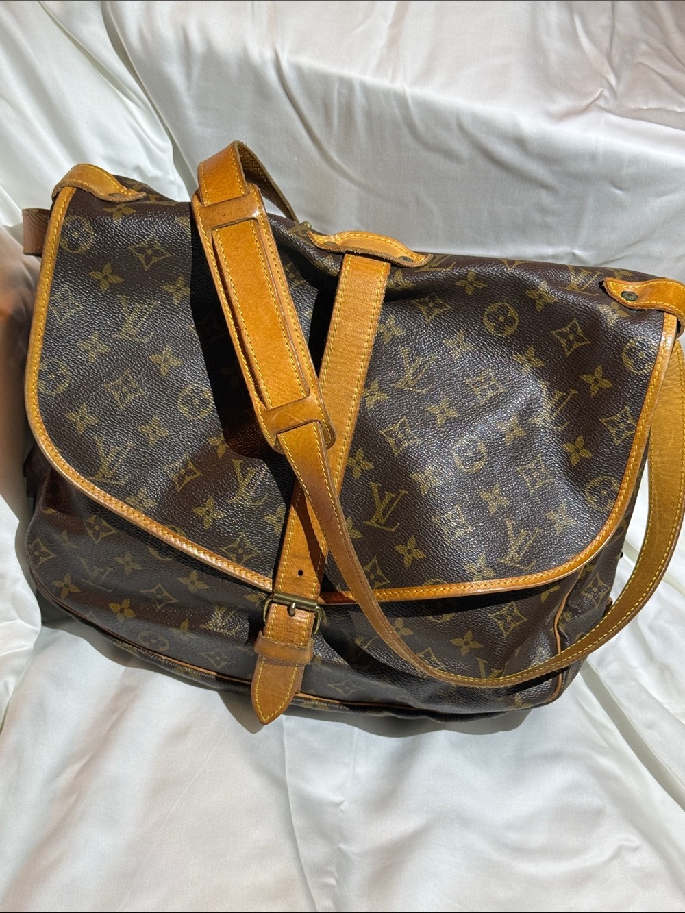 Authentic Louis Vuitton Saumur 35 Monogram Crossbody—excellent vintage condition